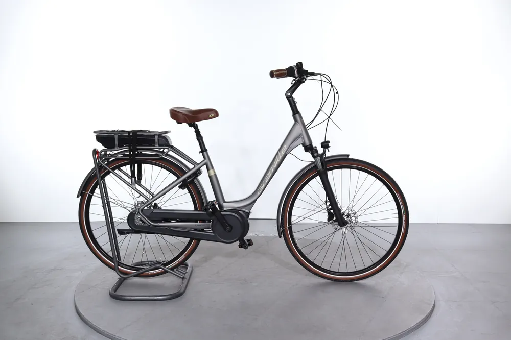 Must-Have Granville E-Exclusive NEX