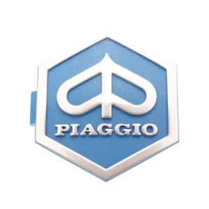 Embleem Piaggio om vast te klikken 6 hoekig 32x37mm 3D blauw / zilver Uitverkoop